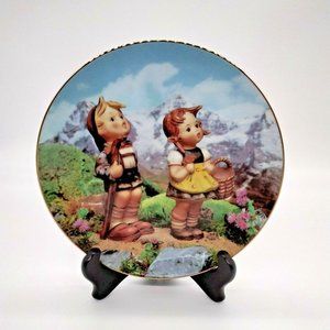 Hummel Plate Collectable 8" Danbury Mint Little Explorers Gold Numbered Mountain